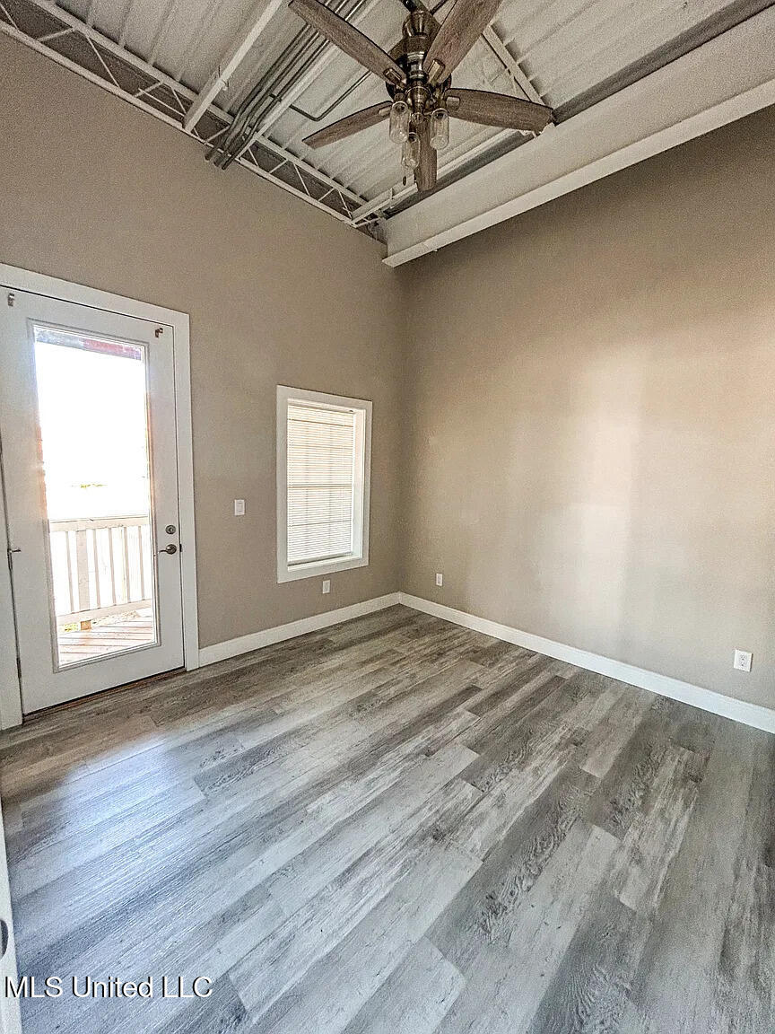 902 Howard Avenue, Unit 7 Biloxi, MS 39530 - Photo 11 of 18 11