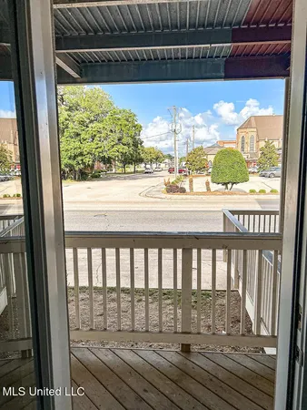$1,600 | 902 Howard Avenue, Unit 7, Biloxi, MS 39530