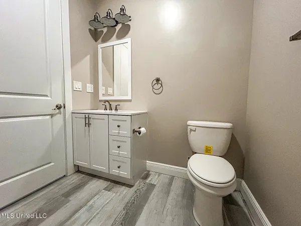 $1,600 | 902 Howard Avenue, Unit 7, Biloxi, MS 39530