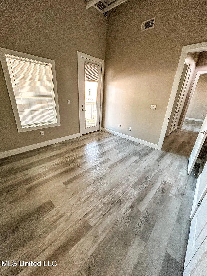 902 Howard Avenue, Unit 7 Biloxi, MS 39530 - Photo 9 of 18 9