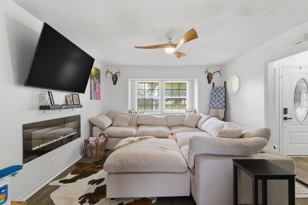 1032 Greg Street, Unit 15 Azle, TX 76020 - Photo 19 of 40 1032 Greg St