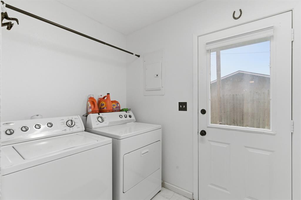 1032 Greg Street, Unit 15 Azle, TX 76020 - Photo 33 of 40