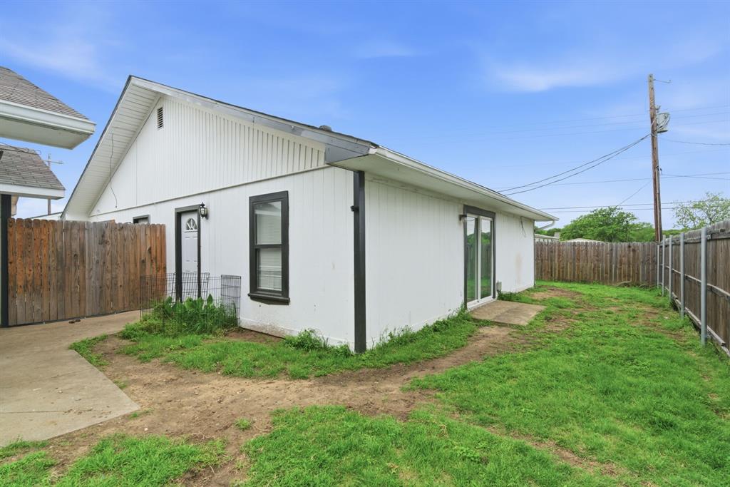 1032 Greg Street, Unit 15 Azle, TX 76020 - Photo 35 of 40 1022 Greg St