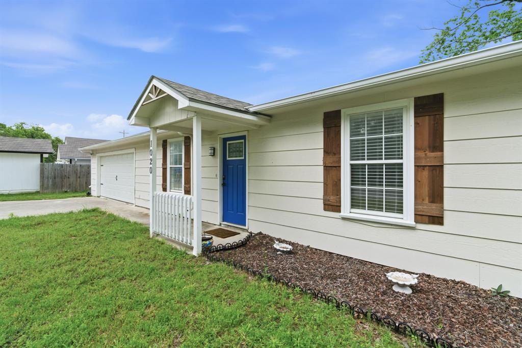 1032 Greg Street, Unit 15 Azle, TX 76020 - Photo 8 of 40 1020 Greg St