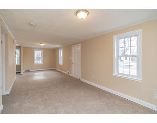105 West Allen Ridge Road Springfield, MA 01118 - Photo 8 of 26 Gallery Image 8