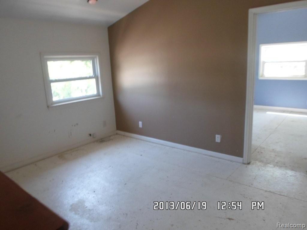 7012 Toepfer Road Warren, MI 48091 - Photo 16 of 24 SAM_1644.JPG