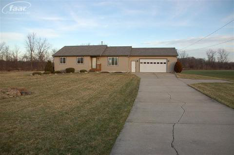 3140 Baldwin Road Grand Blanc, MI 48439 - Photo 1 of 17 20217147.JPG