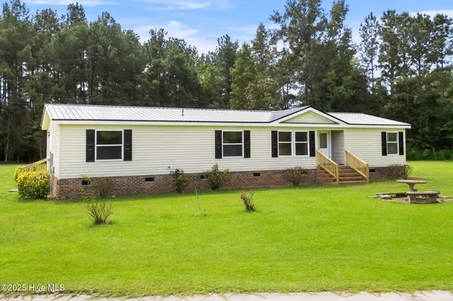 $214,900 | 137 Gores Drive, Clarendon, NC 28432