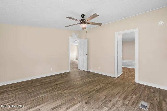 $214,900 | 137 Gores Drive, Clarendon, NC 28432