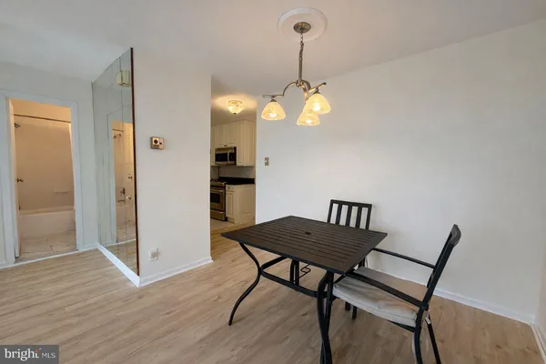 $1,700 | 301 North Beauregard Street, Unit 1707, Alexandria, VA 22312