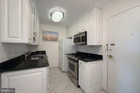 $1,700 | 301 North Beauregard Street, Unit 1707, Alexandria, VA 22312