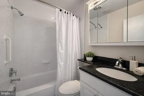 $1,700 | 301 North Beauregard Street, Unit 1707, Alexandria, VA 22312