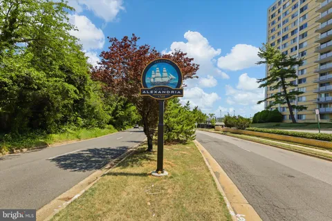 $1,700 | 301 North Beauregard Street, Unit 1707, Alexandria, VA 22312