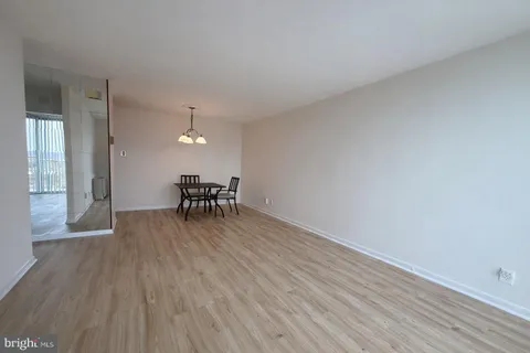 $1,700 | 301 North Beauregard Street, Unit 1707, Alexandria, VA 22312