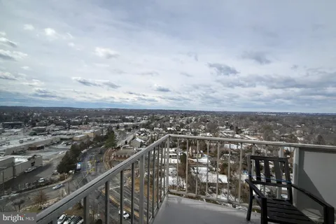 $1,700 | 301 North Beauregard Street, Unit 1707, Alexandria, VA 22312