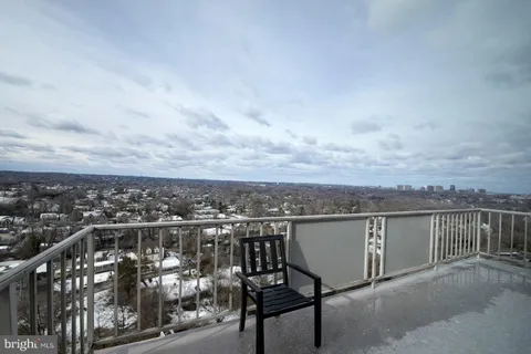 $1,700 | 301 North Beauregard Street, Unit 1707, Alexandria, VA 22312