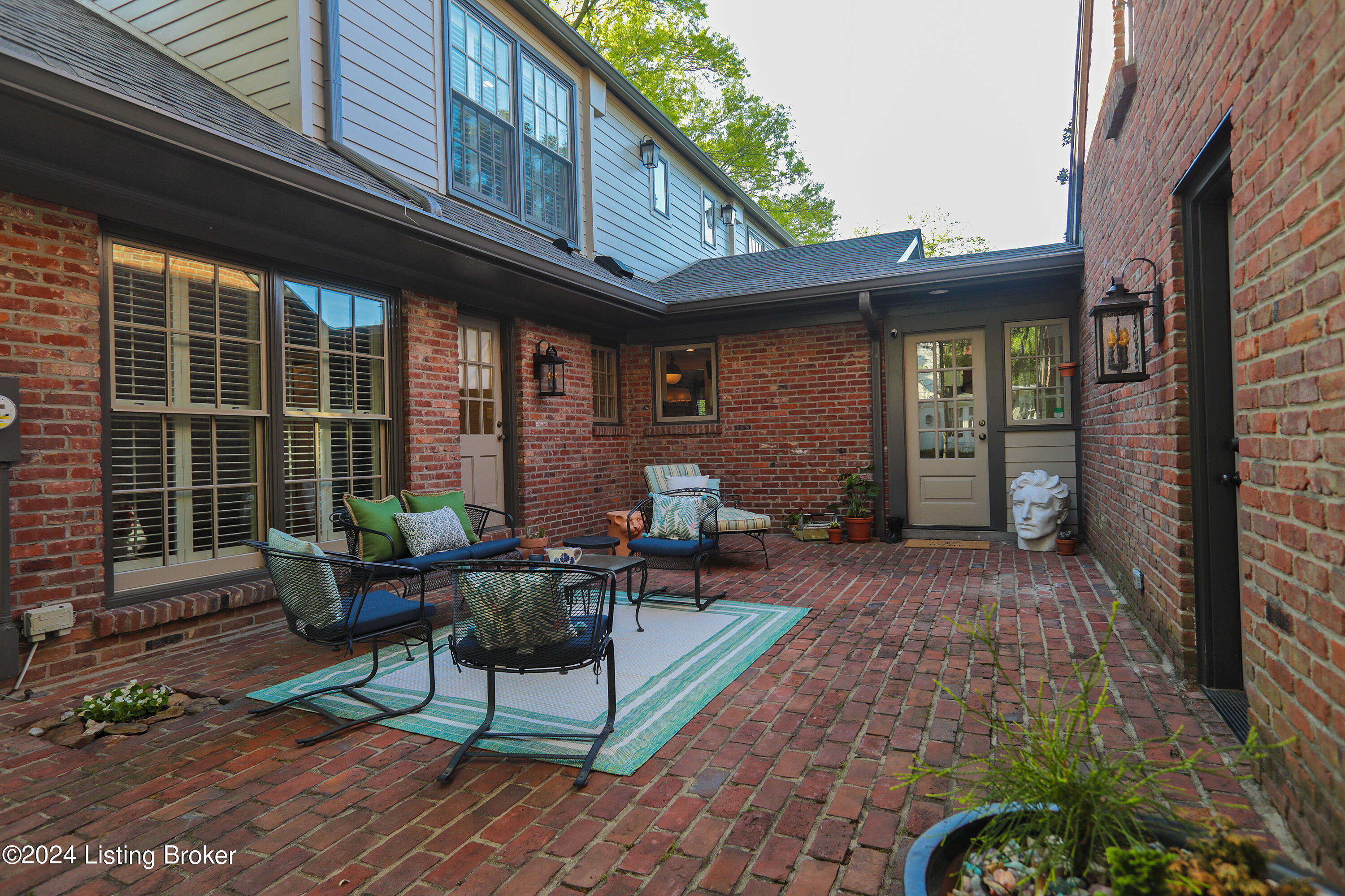 2000 High Ridge Road Louisville, KY 40207 - Photo 74 of 99 2000_High_Ridge_085
