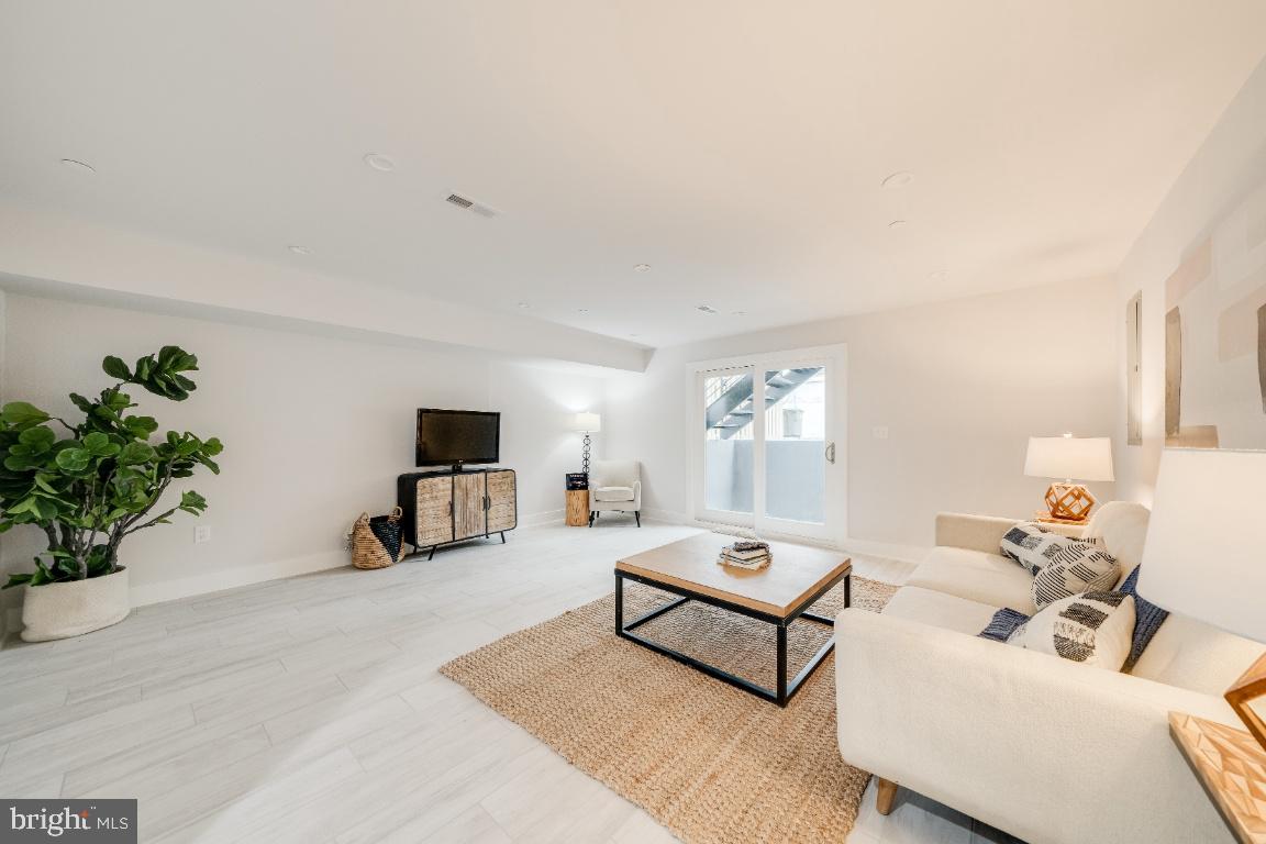 1720 37th Street Northwest Washington, DC 20007 - Photo 27 of 47 LL Family Room w/separate rear entrance