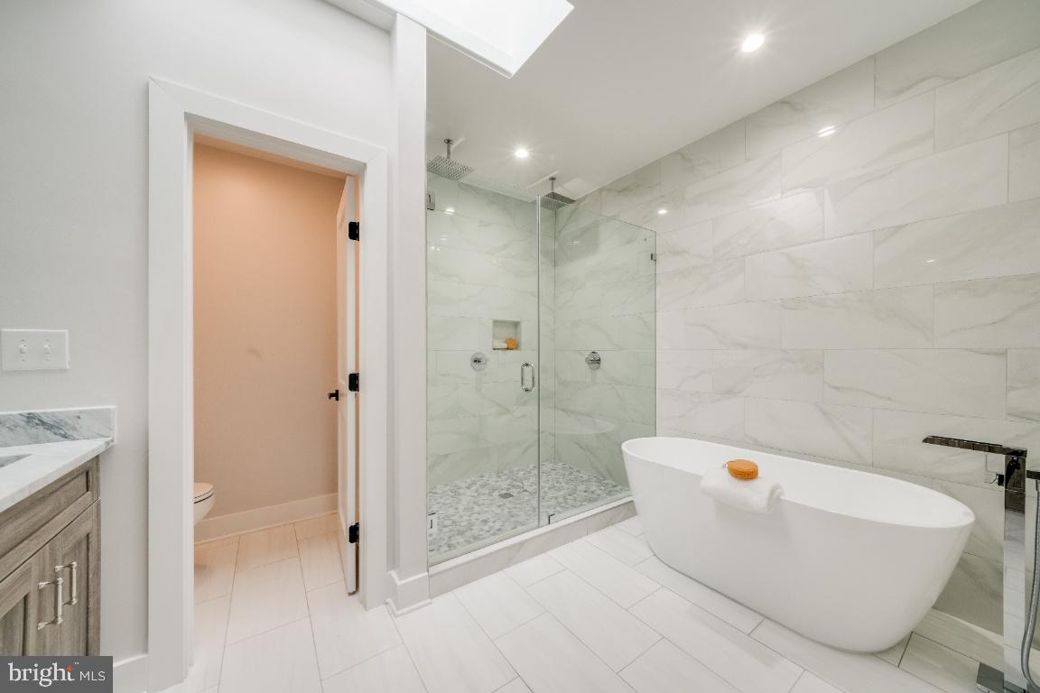 1720 37th Street Northwest Washington, DC 20007 - Photo 31 of 47 Level 3- Owner's Bathroom