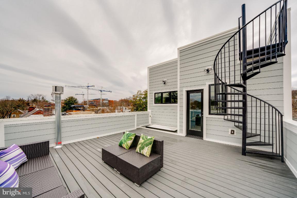 1720 37th Street Northwest Washington, DC 20007 - Photo 4 of 47 Level 4 Deck