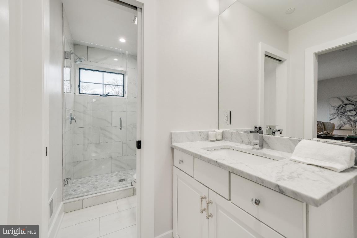 1720 37th Street Northwest Washington, DC 20007 - Photo 41 of 47 Level 4 - 4th Bathroom