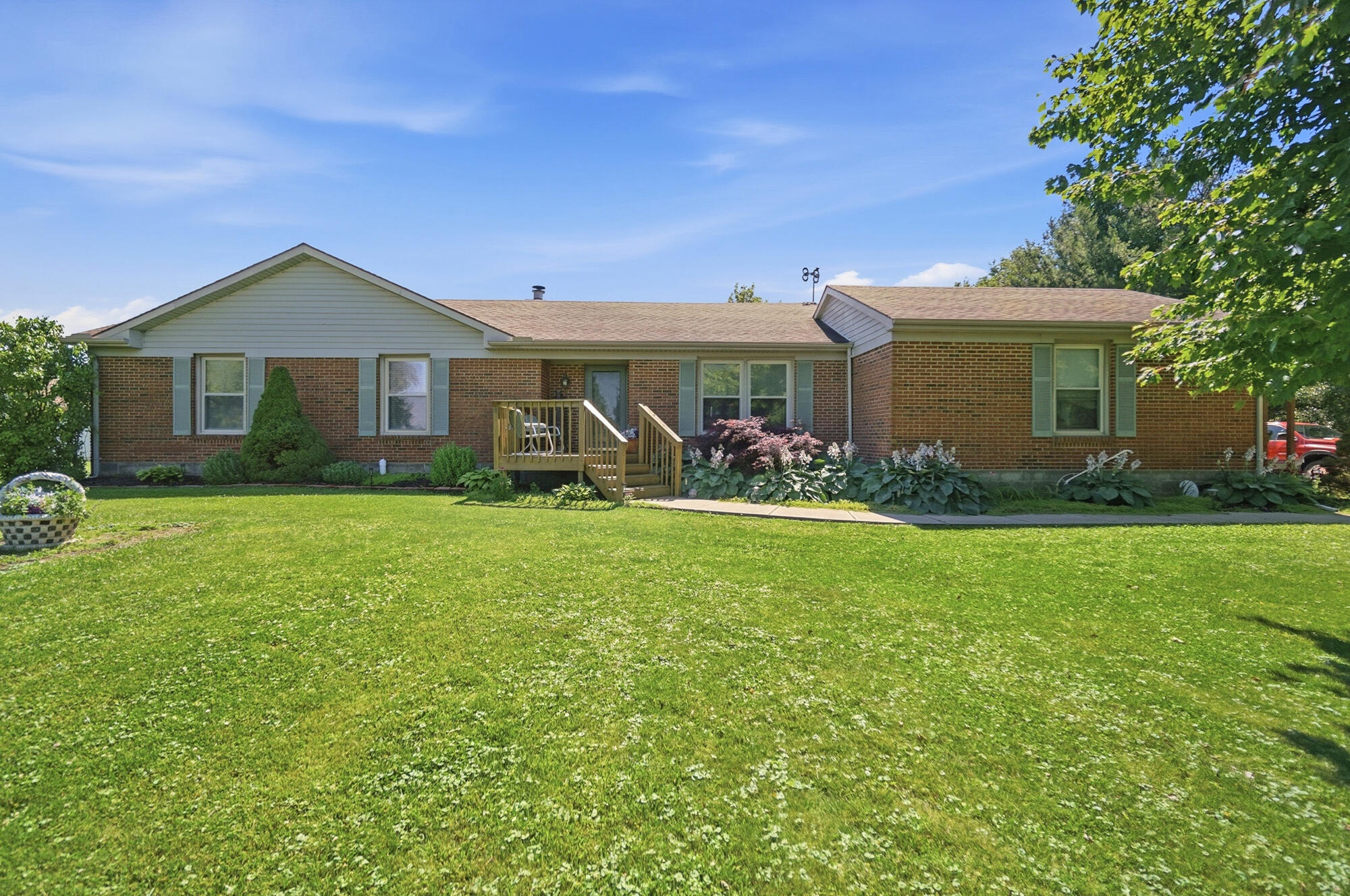 6780 Springfield Jamestown Road Springfield, OH 45502 - Photo 3 of 58
