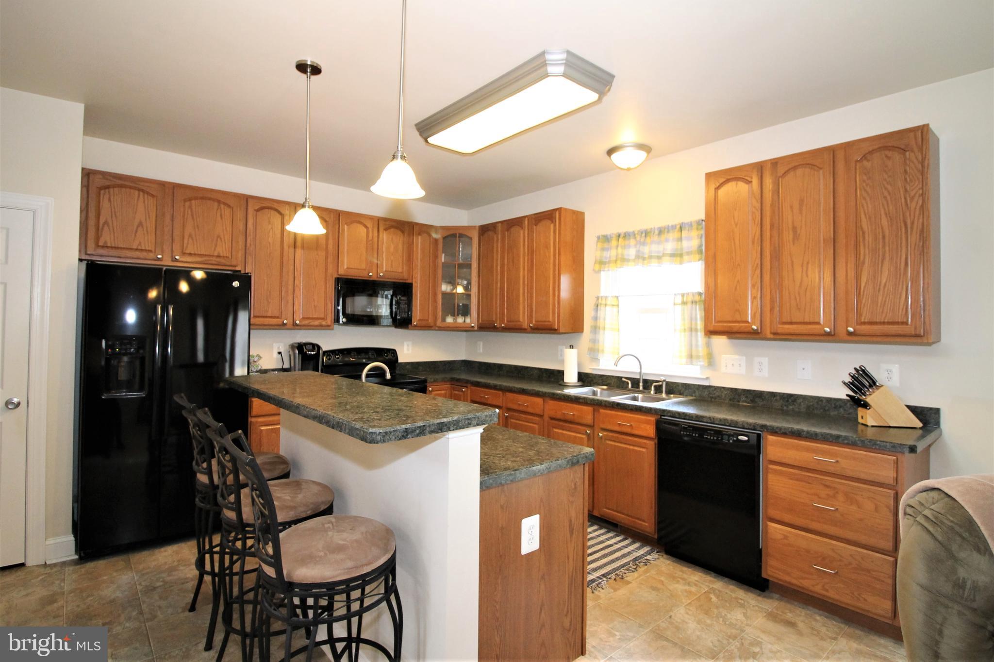 13544 Union Church Road Sumerduck, VA 22742 - Photo 8 of 36 Kitchen with breakfast bar