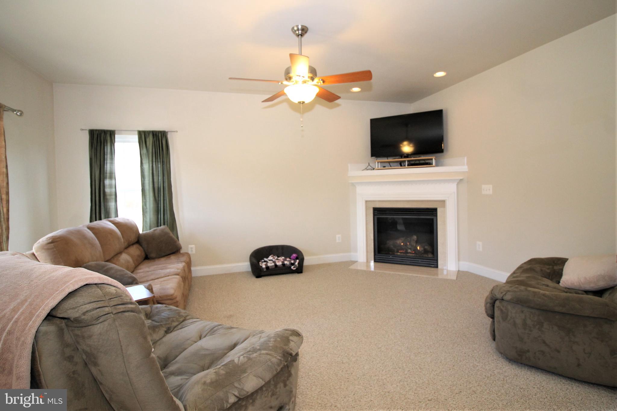 13544 Union Church Road Sumerduck, VA 22742 - Photo 10 of 36 Family room off kitchen with gas fireplace
