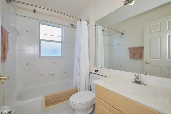 $2,800 | 5507 Southwest 14th Place, Cape Coral, FL 33914