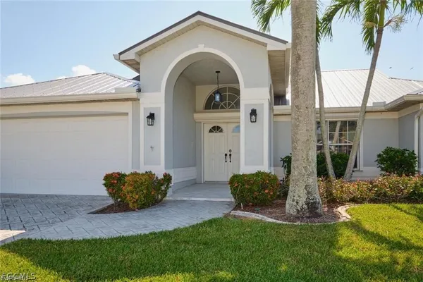 $2,800 | 5507 Southwest 14th Place, Cape Coral, FL 33914
