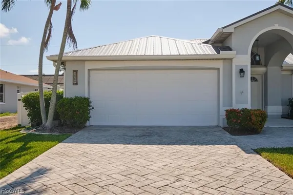$2,800 | 5507 Southwest 14th Place, Cape Coral, FL 33914