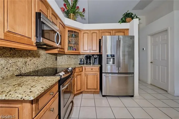 $2,800 | 5507 Southwest 14th Place, Cape Coral, FL 33914