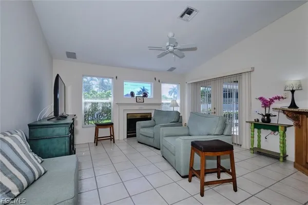 $2,800 | 5507 Southwest 14th Place, Cape Coral, FL 33914