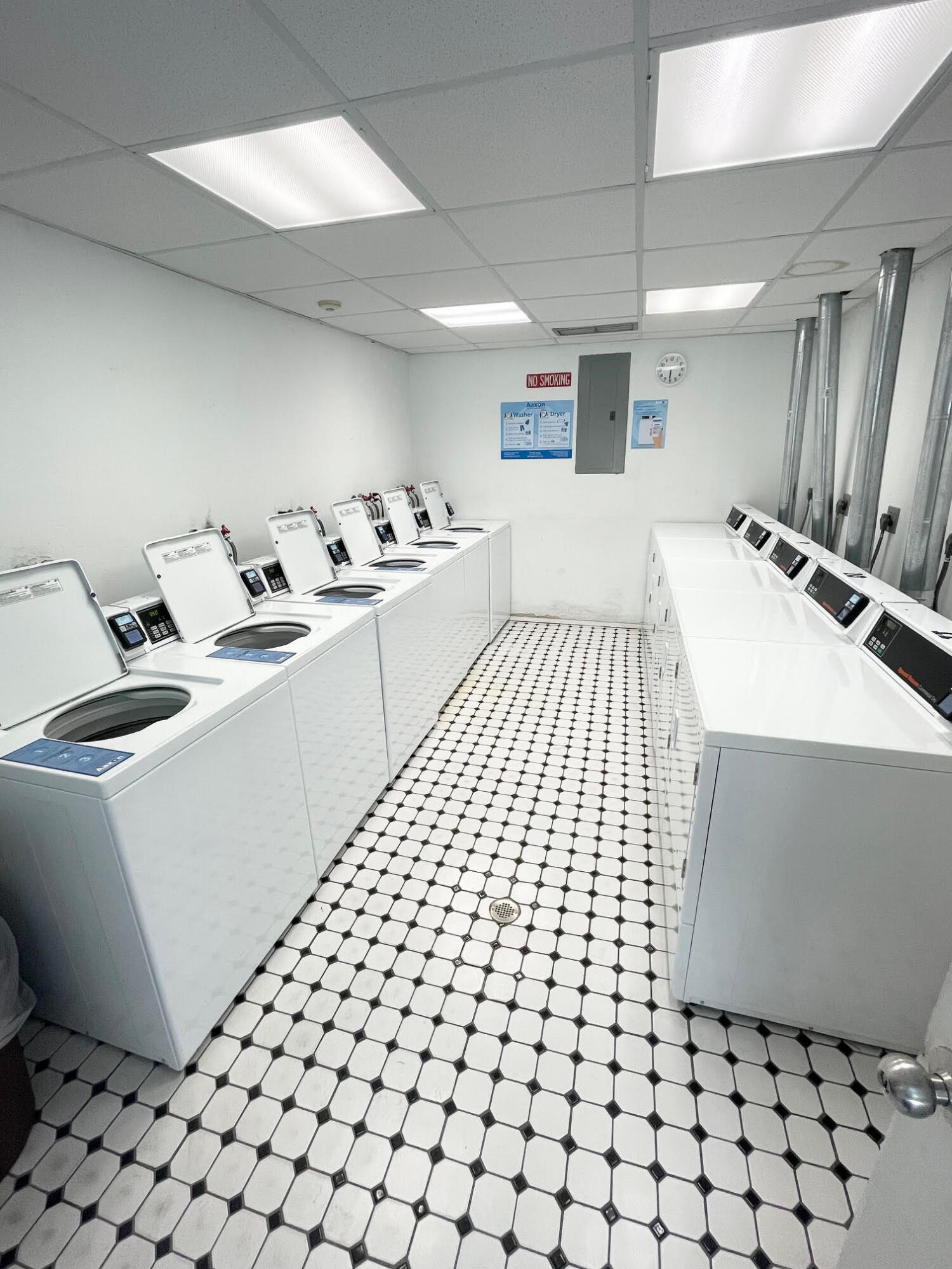 3000 Riomar Street, Unit 407 Fort Lauderdale, FL 33304 - Photo 26 of 38 a large white room with a large window