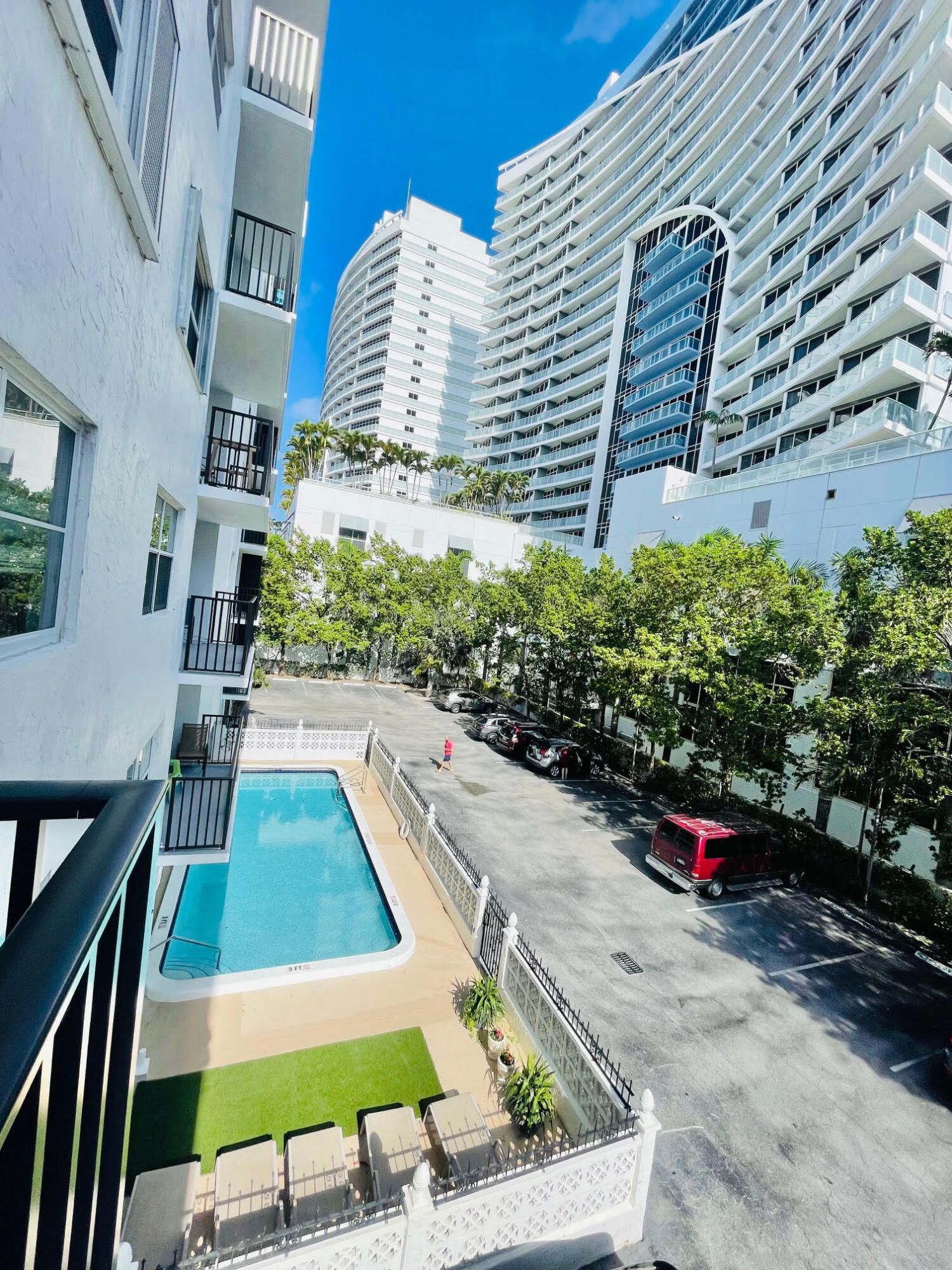 3000 Riomar Street, Unit 407 Fort Lauderdale, FL 33304 - Photo 28 of 38 a view of an outdoor space