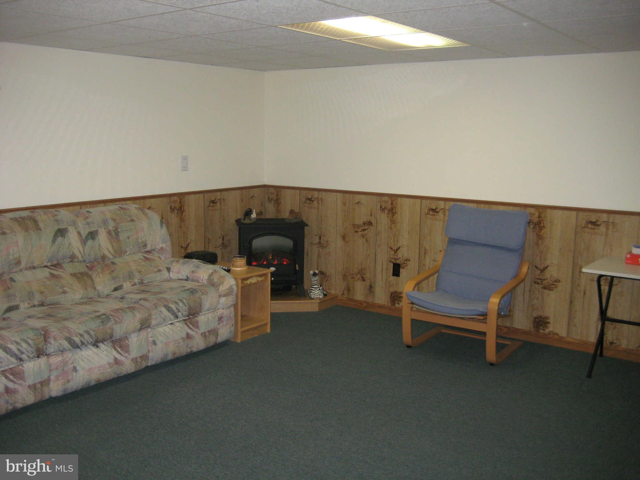 1780 Melbourne Road Baltimore, MD 21222 - Photo 24 of 25 a bed room with a bed