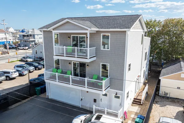 $675,000 | 3 Perkins Avenue, Unit 1, Hampton, NH 03842