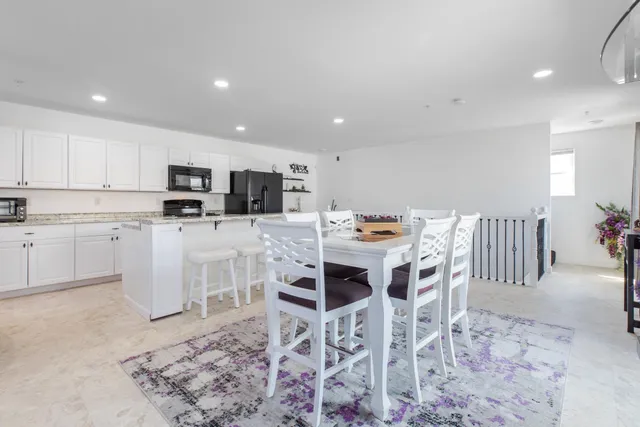 $675,000 | 3 Perkins Avenue, Unit 1, Hampton, NH 03842