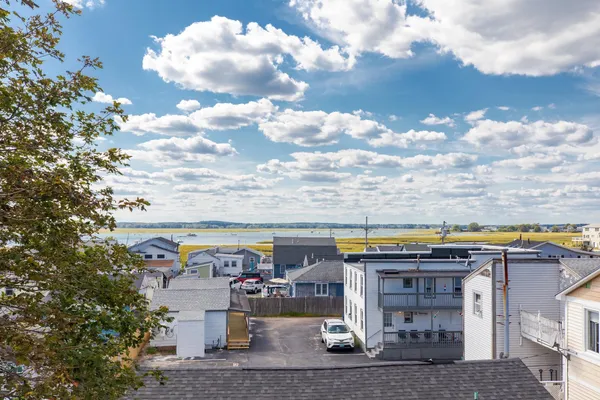 $675,000 | 3 Perkins Avenue, Unit 1, Hampton, NH 03842