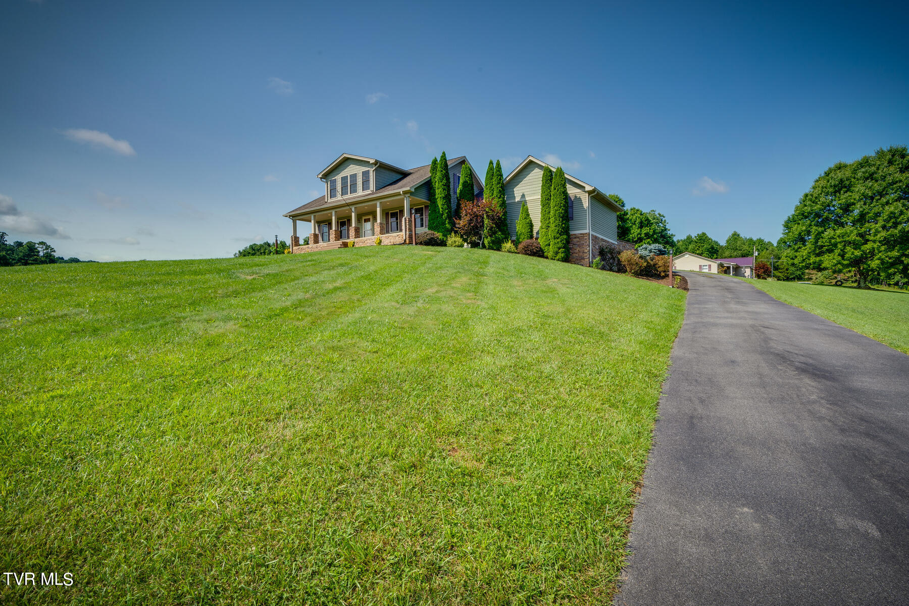 108 Willocks Road Johnson City, TN 37601 - Photo 3 of 53 003