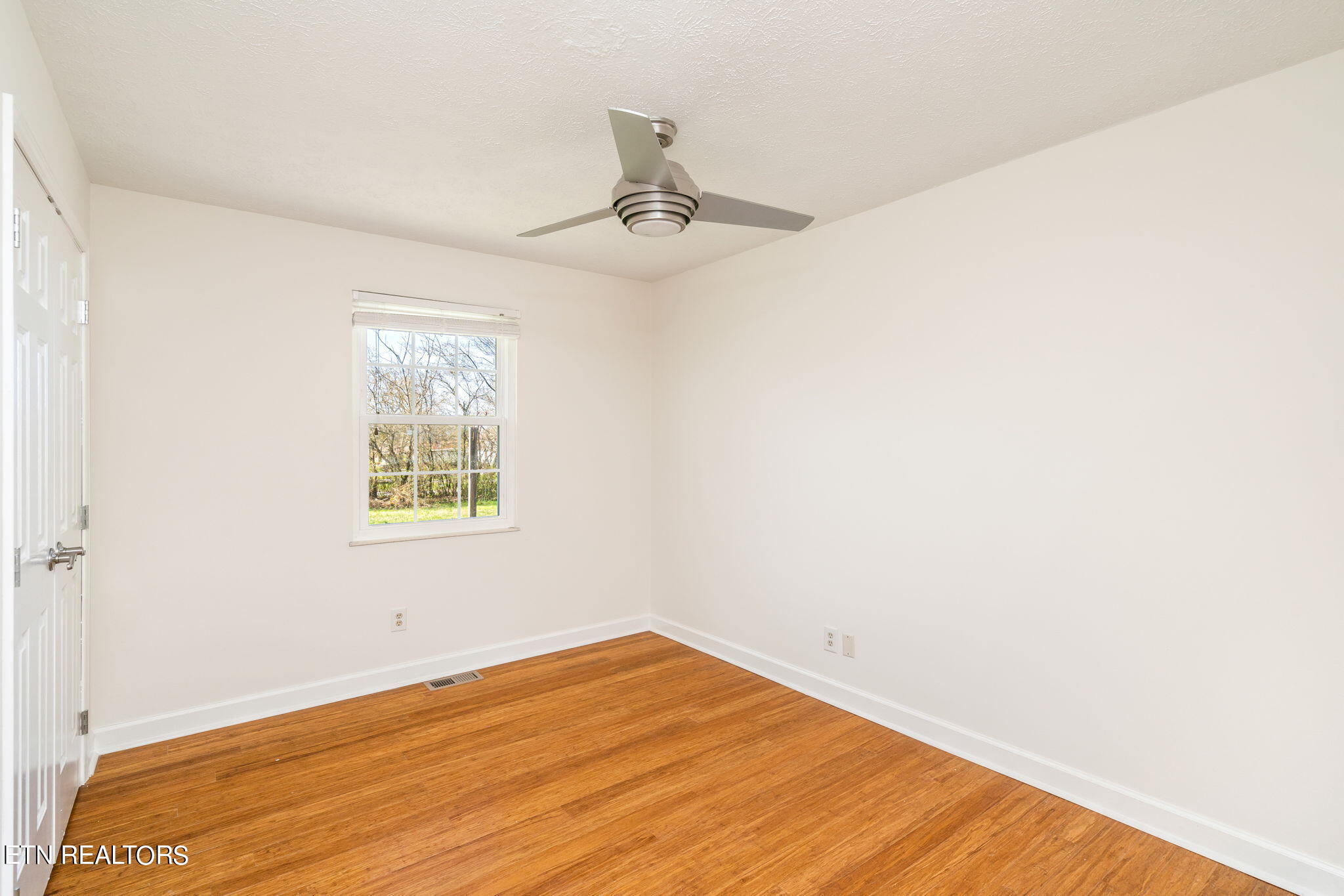 7013 Wright Road Knoxville, TN 37931 - Photo 11 of 23 19-web-or-mls-7013 Wright Road-20