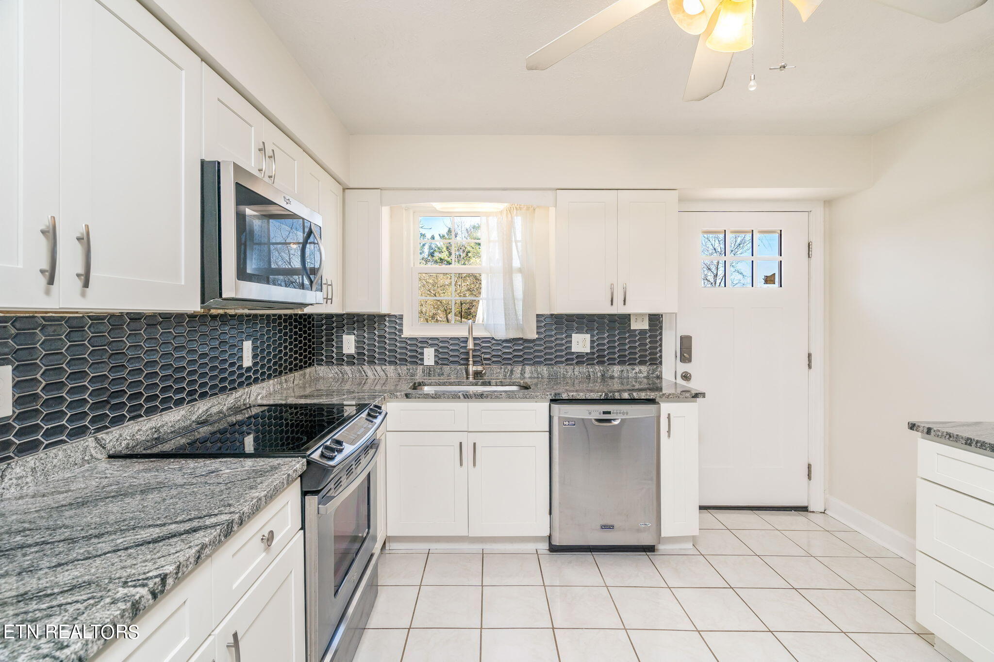 7013 Wright Road Knoxville, TN 37931 - Photo 16 of 23 15-web-or-mls-7013 Wright Road-16