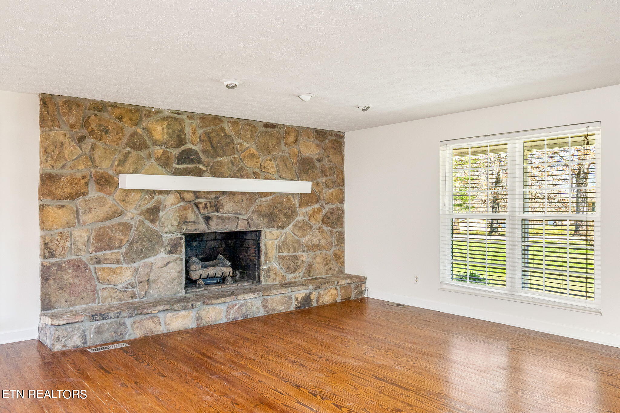 7013 Wright Road Knoxville, TN 37931 - Photo 18 of 23 7-web-or-mls-7013 Wright Road-8