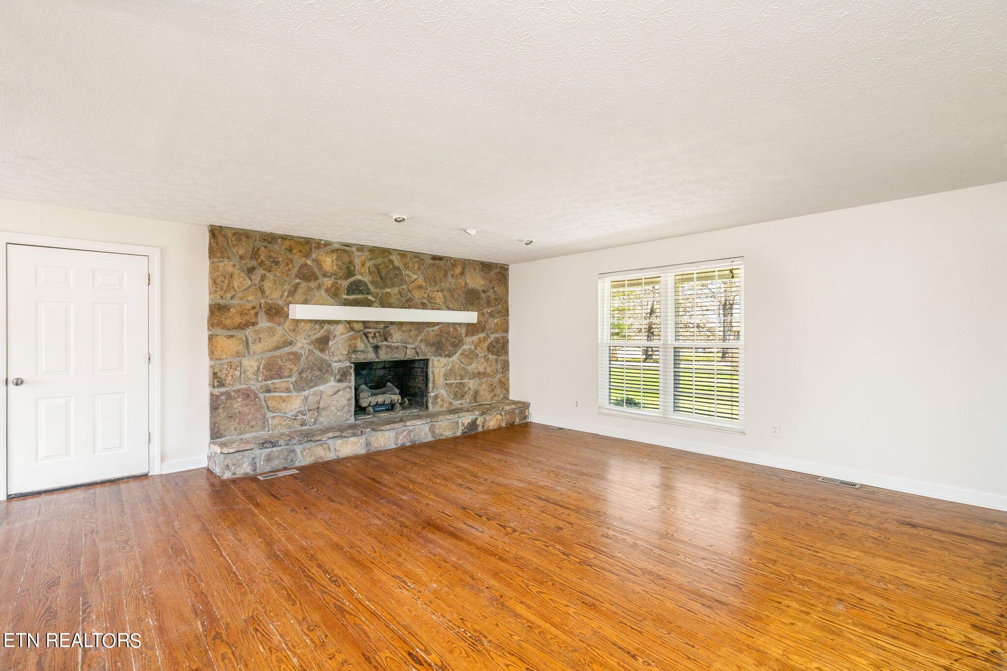 7013 Wright Road Knoxville, TN 37931 - Photo 2 of 23 6-web-or-mls-7013 Wright Road-7