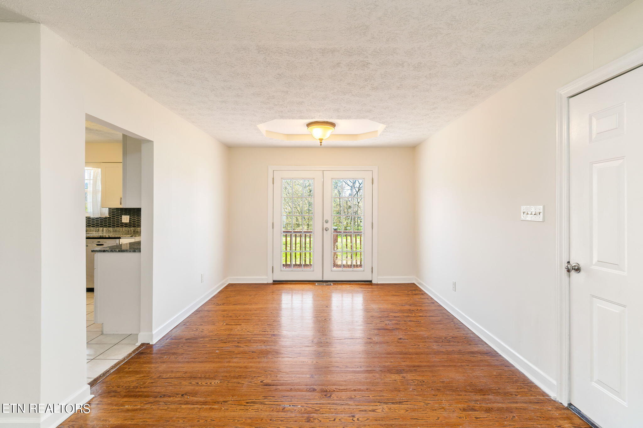 7013 Wright Road Knoxville, TN 37931 - Photo 5 of 23 10-web-or-mls-7013 Wright Road-11