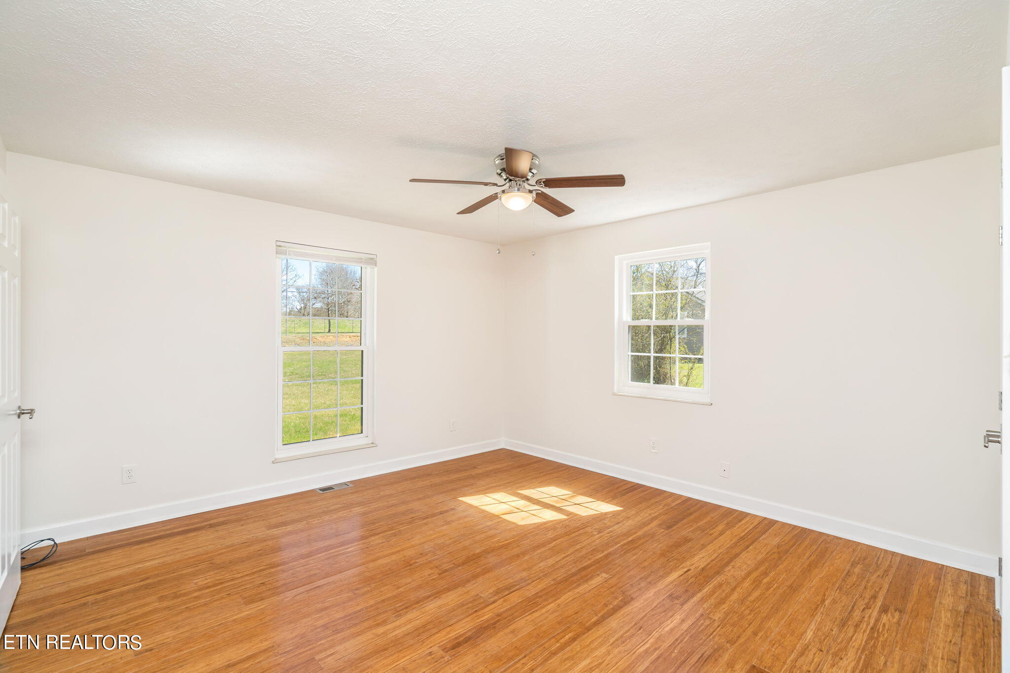 7013 Wright Road Knoxville, TN 37931 - Photo 8 of 23 23-web-or-mls-7013 Wright Road-24