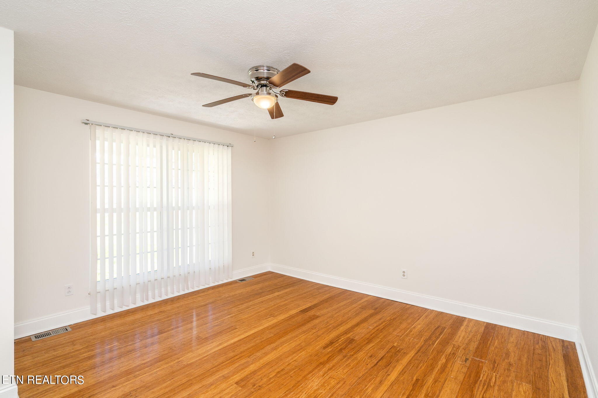 7013 Wright Road Knoxville, TN 37931 - Photo 10 of 23 17-web-or-mls-7013 Wright Road-18