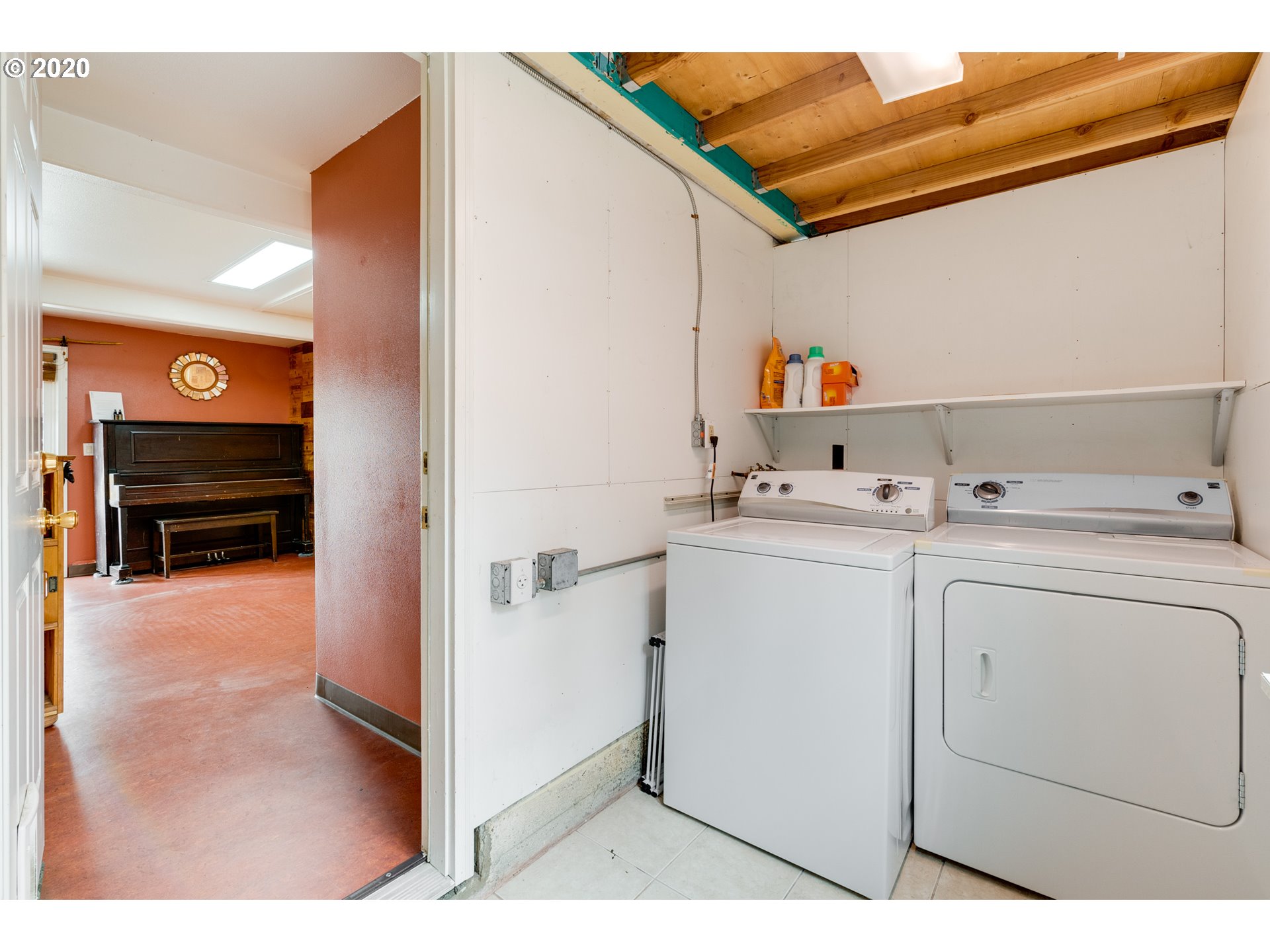 6830 Northeast Pacific Street Portland, OR 97213 - Photo 14 of 18 Gallery Image 14