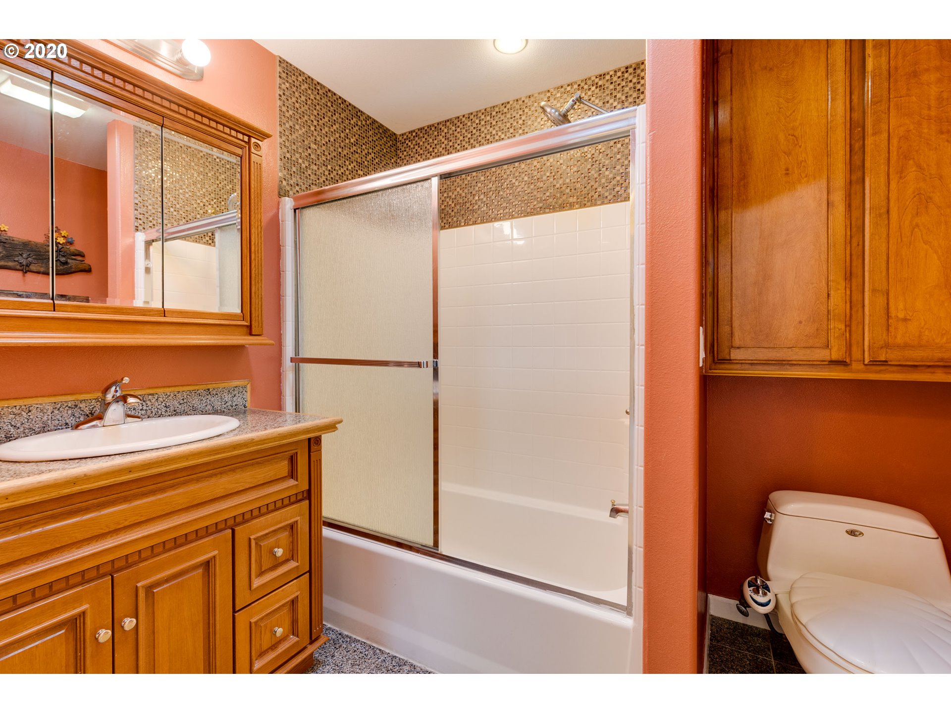 6830 Northeast Pacific Street Portland, OR 97213 - Photo 8 of 18 Gallery Image 8