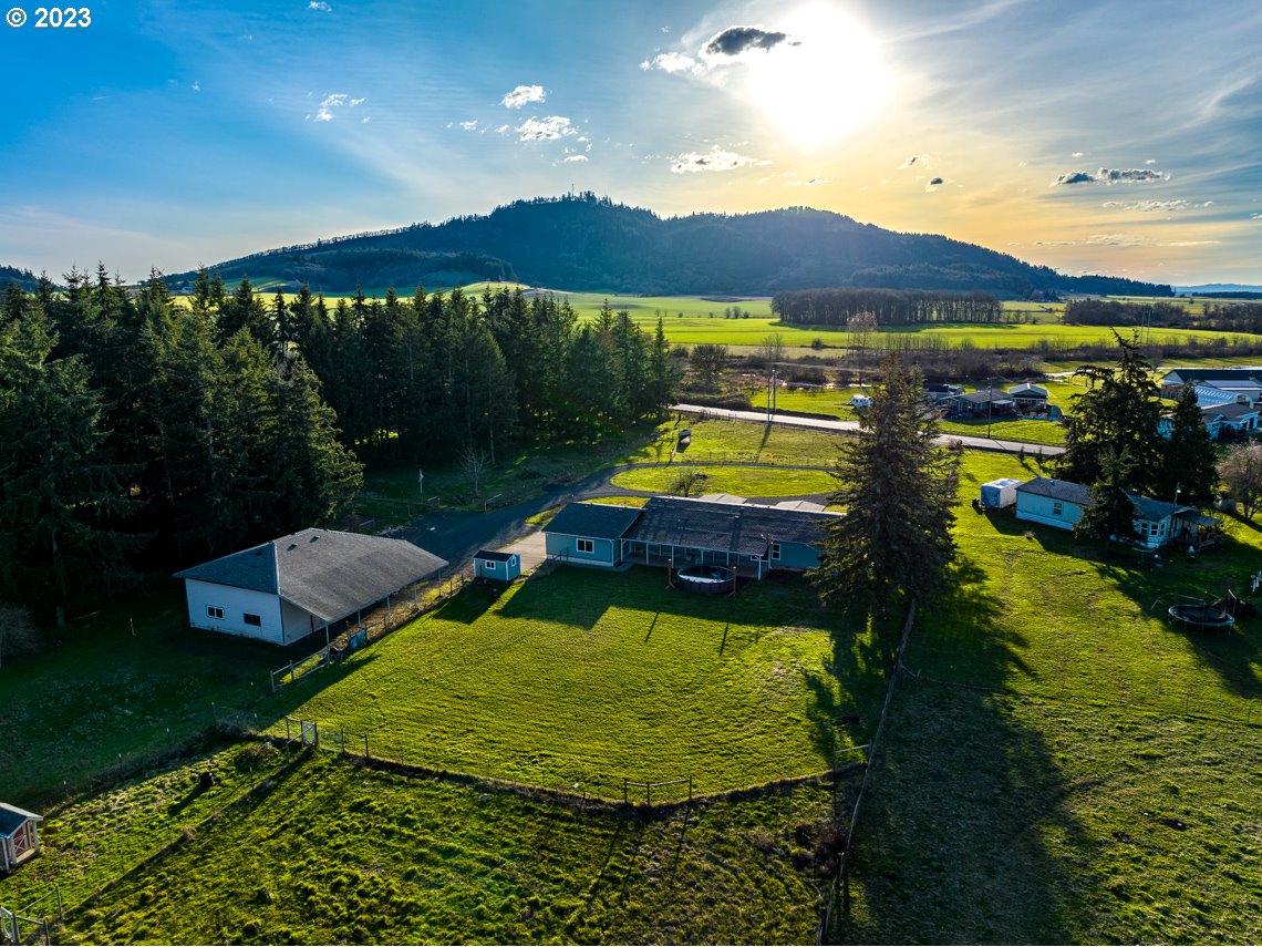 2895 Stoltz Hill Road Lebanon, OR 97355 - Photo 2 of 30 Gallery Image 2